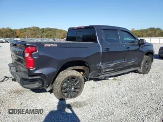 2022 Chevrolet Silverado 1500 LT Trail Boss with VIN 3GCUDFED2NG561825, listed as a Copart auction lot 77632284 with 34,448 mi miles and Salvage Title. Bid and sale history available at DreamBid. Image 3.