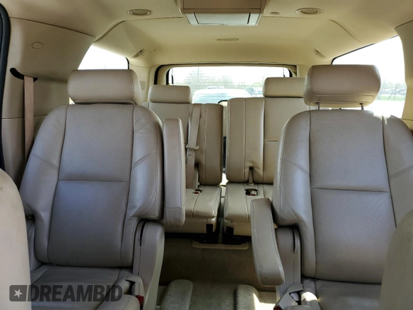 2010 Cadillac Escalade ESV Luxury z VIN 1GYUKHEF9AR213754, wystawiony jako Copart lot #51558905 z przebiegiem 221 373 mil mil oraz Szkoda całkowita • Salvage title. Historia ofert i sprzedaży dostępna na DreamBid. Obrazek 10.
