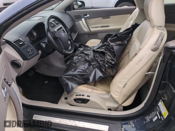 2013 Volvo C70 T5 with VIN YV1672MC2DJ139305, listed as a Copart auction lot 75049004 with 0 mi miles and Non Repairable. Bid and sale history available at carsss.com. Image 7.