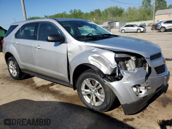 2013 Chevrolet Equinox LS z VIN 2GNALBEK0D1212478, wystawiony jako Copart lot #55844265 z przebiegiem 123 417 mil mil oraz Szkoda całkowita • Salvage title. Historia ofert i sprzedaży dostępna na DreamBid. Obrazek 4.