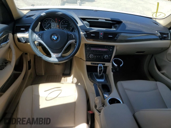 2014 BMW X1 sDrive28i z VIN WBAVM1C51EVW51832, wystawiony jako Copart lot #60153925 z przebiegiem 101 781 mil mil oraz Szkoda całkowita • Salvage title. Historia ofert i sprzedaży dostępna na DreamBid. Obrazek 8.