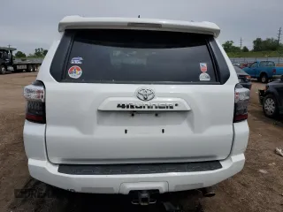 2018 Toyota 4Runner SR5 z VIN JTEBU5JR5J5497862, wystawiony jako Copart lot #59204945 z przebiegiem 50 602 mil mil oraz Szkoda całkowita • Salvage title. Historia ofert i sprzedaży dostępna na DreamBid. Obrazek 6.