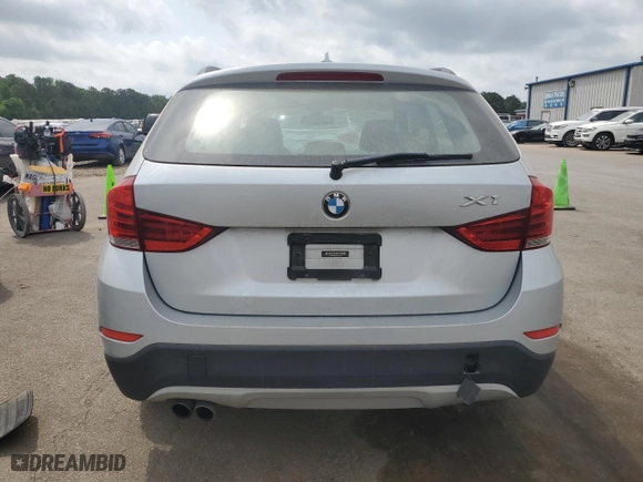 2015 BMW X1 sDrive28i with VIN WBAVM1C57FV314390, listed as a Copart auction lot 53706045 with 137,138 mi miles and Clean Title. Bid and sale history available at carsss.com. Image 6.