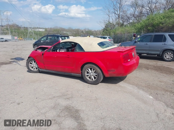 2008 Ford Mustang Deluxe with VIN 1ZVHT84N585152012, listed as a IAAI auction lot 42041018 with 87,513 mi miles and . Bid and sale history available at DreamBid. Image 3.