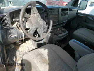 2003 Chevrolet Express Cargo z VIN 1GCHG35U531220101, wystawiony jako Copart lot #49040665 z przebiegiem 321 267 mil mil oraz Szkoda całkowita • Salvage title. Historia ofert i sprzedaży dostępna na DreamBid. Obrazek 8.