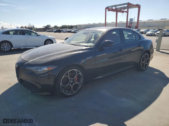2023 Alfa Romeo Giulia Veloce with VIN ZARFAMBN5P7670576, listed as a Copart auction lot 77481064 with 34,385 mi miles and Clean Title. Bid and sale history available at carsss.com. Image 1.