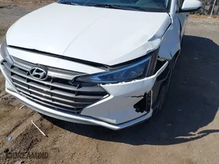 2019 Hyundai Elantra SEL with VIN 5NPD84LF2KH457710, listed as a IAAI auction lot 41800266 with 91,204 mi miles. Bid and sale history available at carsss.com. Image 6.