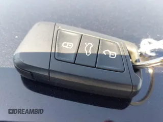 2019 Volkswagen Jetta GLI S z VIN 3VW6T7BU4KM255418, wystawiony jako IAAI lot #42141020 z przebiegiem 74 066 mil mil oraz . Historia ofert i sprzedaży dostępna na DreamBid. Obrazek 11.