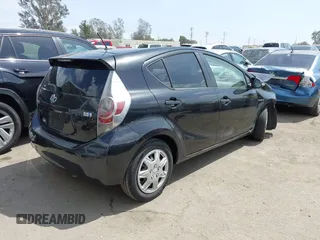 2012 Toyota Prius One z VIN JTDKDTB33C1501551, wystawiony jako IAAI lot #41912355 z przebiegiem 122 211 mil mil oraz . Historia ofert i sprzedaży dostępna na DreamBid. Obrazek 4.
