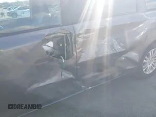 2017 Toyota Sienna XLE Auto Access Seat с VIN 5TDYZ3DC9HS805907, выставлен на аукционе IAAI как лот 41548808 с пробегом 131 607 миль миль и . История ставок и продаж доступна на DreamBid. Изображение 18.