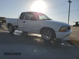 1999 GMC Sonoma SLS with VIN 1GTCS19X7X8517465, listed as a Copart auction lot 48478685 with 210,782 mi miles and Salvage Title. Bid and sale history available at carsss.com. Image 4.