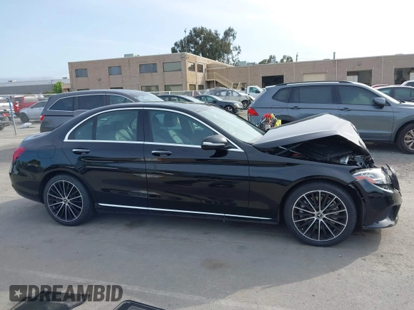 2020 Mercedes-Benz C 300 с VIN WDDWF8DB5LR539187, выставлен на аукционе IAAI как лот 42290441 с пробегом 19 669 миль миль и . История ставок и продаж доступна на DreamBid. Изображение 13.