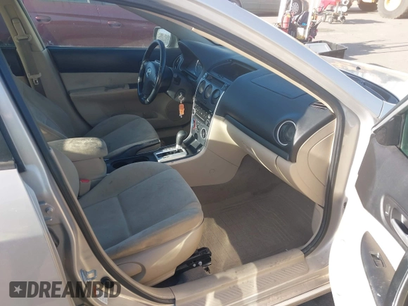 2008 Mazda 6 i Sport VE with VIN 1YVHP80C785M44458, listed as a IAAI auction lot 41993477 with 259,789 mi miles. Bid and sale history available at carsss.com. Image 5.