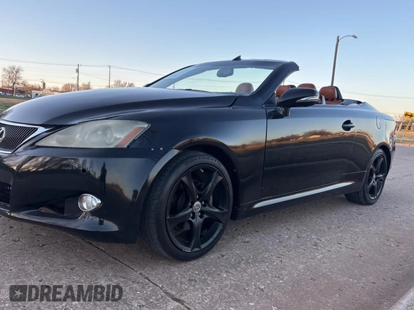 2011 Lexus IS 250 C z VIN JTHFF2C2XB2518852, wystawiony jako Copart lot #49009825 z przebiegiem 163 567 mil mil oraz Czysty tytuł • Clean title. Historia ofert i sprzedaży dostępna na DreamBid. Obrazek 2.
