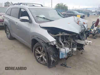2015 Toyota Highlander XLE z VIN 5TDJKRFH2FS168826, wystawiony jako IAAI lot #42239568 z przebiegiem 191 739 mil mil oraz . Historia ofert i sprzedaży dostępna na DreamBid. Obrazek 1.