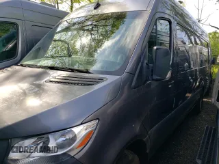 2021 Mercedes-Benz Sprinter with VIN W1W9ED3Y5MT069700, listed as a Copart auction lot 53903444 with 20,939 mi miles and Clean Title. Bid and sale history available at DreamBid. Image 2.