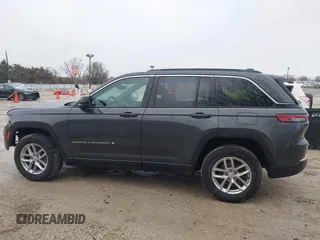 2024 Jeep Grand Cherokee Altitude z VIN 1C4RJHAG7RC156367, wystawiony jako IAAI lot #41718501 z przebiegiem 35 206 mil mil oraz . Historia ofert i sprzedaży dostępna na DreamBid. Obrazek 14.