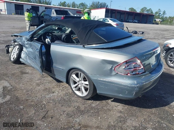 2006 Mercedes-Benz CLK-Class 3.5L with VIN WDBTK56G96T067775, listed as a IAAI auction lot 41926029 with 176,138 mi miles. Bid and sale history available at carsss.com. Image 3.