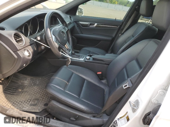 2013 Mercedes-Benz C 300 Sport с VIN WDDGF8AB8DG107330, выставлен на аукционе Copart как лот 58157995 с пробегом 102 332 миль миль и Списание • Salvage title. История ставок и продаж доступна на DreamBid. Изображение 7.