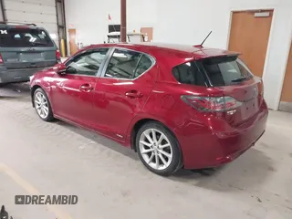 2011 Lexus CT 200h z VIN JTHKD5BH6B2042420, wystawiony jako IAAI lot #41700918 z przebiegiem 131 348 mil mil oraz . Historia ofert i sprzedaży dostępna na DreamBid. Obrazek 3.