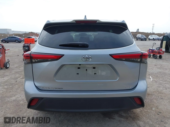 2022 Toyota Highlander XLE z VIN 5TDGZRAH8NS090208, wystawiony jako IAAI lot #41711763 z przebiegiem 64 843 mil mil oraz . Historia ofert i sprzedaży dostępna na DreamBid. Obrazek 16.