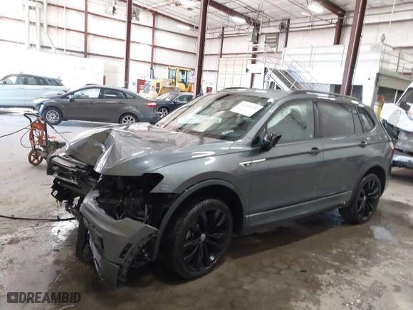 2021 Volkswagen Tiguan SE with VIN 3VV2B7AX7MM126075, listed as a IAAI auction lot 41295130 with 38,218 mi miles. Bid and sale history available at carsss.com. Image 17.