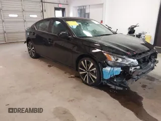 2019 Nissan Altima 2.5 SR with VIN 1N4BL4CV4KC164888, listed as a IAAI auction lot 41712623 with 92,949 mi miles. Bid and sale history available at carsss.com. Image 1.