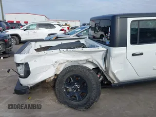 2021 Jeep Gladiator Mojave с VIN 1C6JJTEG0ML609125, выставлен на аукционе IAAI как лот 41570165 с пробегом 42 071 миль миль и . История ставок и продаж доступна на DreamBid. Изображение 6.