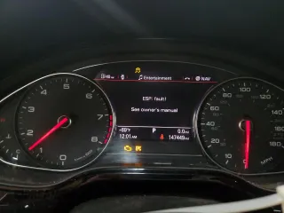 2011 Audi A8 z VIN WAURVAFD4BN005925, wystawiony jako Copart lot #56998325 z przebiegiem 147 449 mil mil oraz Tytuł czysty. Historia ofert i sprzedaży dostępna na DreamBid. Obrazek 9.