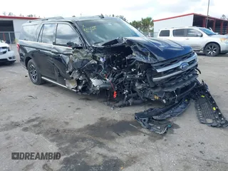 2023 Ford Expedition Max XLT z VIN 1FMJK1H89PEA28645, wystawiony jako IAAI lot #41579598 z przebiegiem Nie podano mil oraz . Historia ofert i sprzedaży dostępna na DreamBid. Obrazek 1.