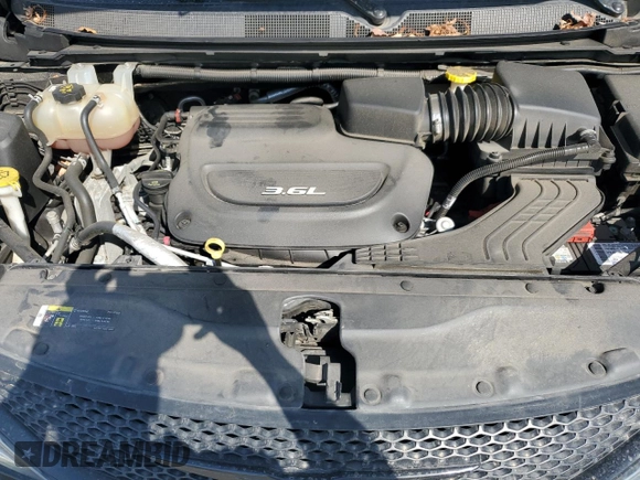 2018 Chrysler Pacifica Limited with VIN 2C4RC1GG8JR260368, listed as a Copart auction lot 52537355 with 102,112 mi miles and Salvage title. Bid and sale history available at DreamBid. Image 12.