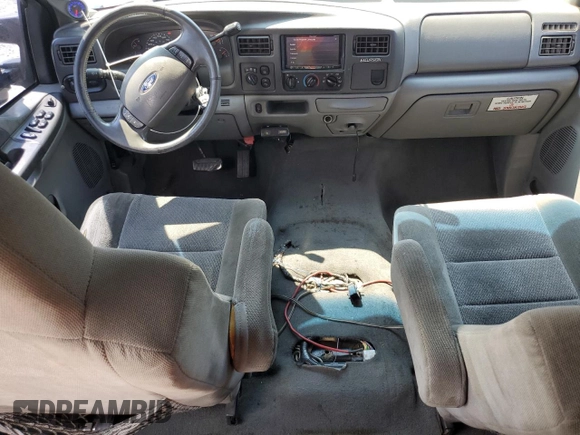 2004 Ford Excursion Special Serv z VIN 1FMSU41P04EB42532, wystawiony jako Copart lot #63594815 z przebiegiem 209 937 mil mil oraz Czysty tytuł • Clean title. Historia ofert i sprzedaży dostępna na DreamBid. Obrazek 8.