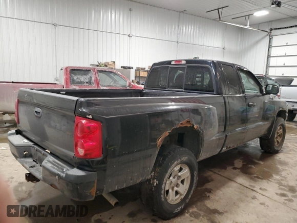 2006 Dodge Dakota SLT with VIN 1D7HW42NX6S516046, listed as a Copart auction lot 45693175 with 151,044 mi miles and Salvage Title. Bid and sale history available at carsss.com. Image 3.