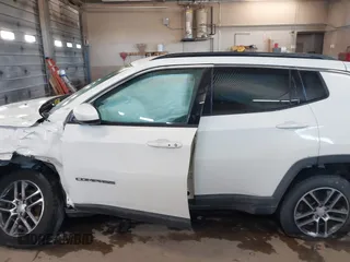 2018 Jeep Compass Latitude with VIN 3C4NJDBB0JT179167, listed as a IAAI auction lot 41622598 with 106,880 mi miles. Bid and sale history available at carsss.com. Image 15.