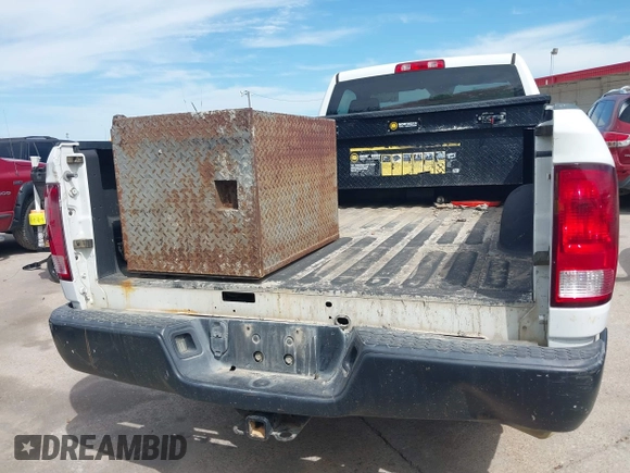 2017 Ram 1500 Tradesman z VIN 3C6JR6DG5HG774182, wystawiony jako IAAI lot #42314140 z przebiegiem 132 895 mil mil oraz . Historia ofert i sprzedaży dostępna na DreamBid. Obrazek 16.