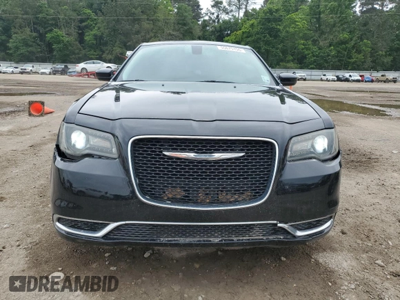 2016 Chrysler 300 Anniversary Edition z VIN 2C3CCAAG1GH343738, wystawiony jako Copart lot #55675155 z przebiegiem 120 382 mil mil oraz Szkody całkowita. Historia ofert i sprzedaży dostępna na DreamBid. Obrazek 5.