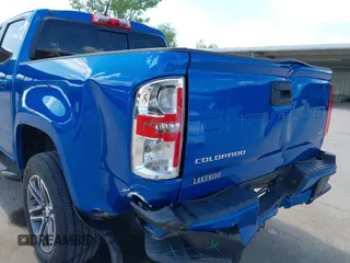 2021 Chevrolet Colorado 2WD LT z VIN 1GCGSCEN2M1156832, wystawiony jako IAAI lot #42060849 z przebiegiem 53 798 mil mil oraz . Historia ofert i sprzedaży dostępna na DreamBid. Obrazek 6.