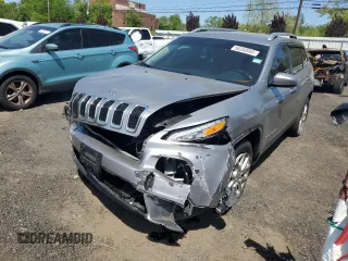 2017 Jeep Cherokee Latitude с VIN 1C4PJMCB5HW545460, выставлен на аукционе Copart как лот 56350065 с пробегом 87 873 миль миль и Списание • Salvage title. История ставок и продаж доступна на DreamBid. Изображение 1.