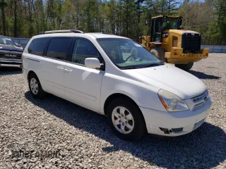 2010 Kia Sedona LX with VIN KNDMG4C33A6359612, listed as a Copart auction lot 55347545 with 197,699 mi miles and Clean Title. Bid and sale history available at carsss.com. Image 4.