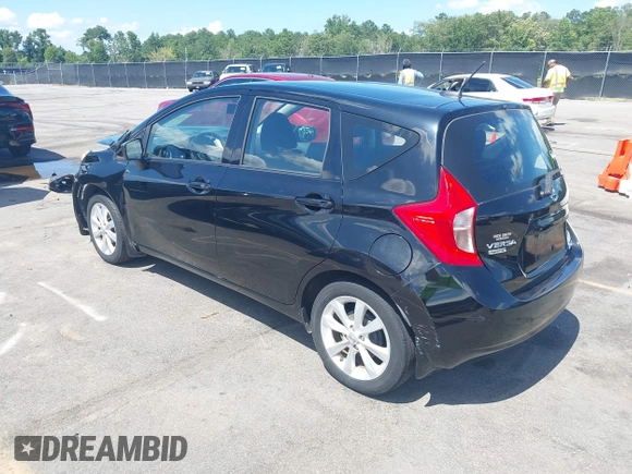 2015 Nissan Note SV z VIN 3N1CE2CP8FL386913, wystawiony jako IAAI lot #42531472 z przebiegiem 112 866 mil mil oraz . Historia ofert i sprzedaży dostępna na DreamBid. Obrazek 3.