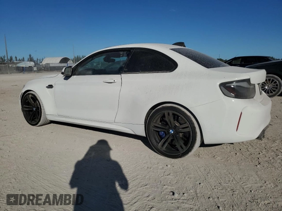 2017 BMW M2 z VIN WBS1H9C57HV786427, wystawiony jako Copart lot #82817364 z przebiegiem 57 991 mil mil oraz Czysty tytuł • Clean title. Historia ofert i sprzedaży dostępna na DreamBid. Obrazek 2.