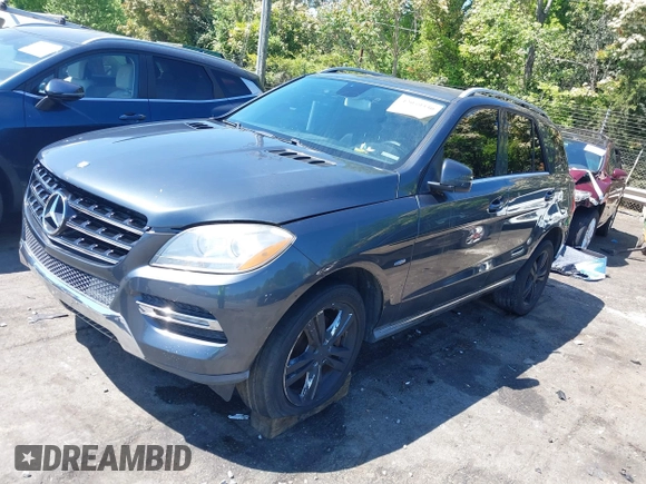 2012 Mercedes-Benz M ML 350 with VIN 4JGDA5HB6CA075264, listed as a IAAI auction lot 42059330 with 147,642 mi miles. Bid and sale history available at carsss.com. Image 17.