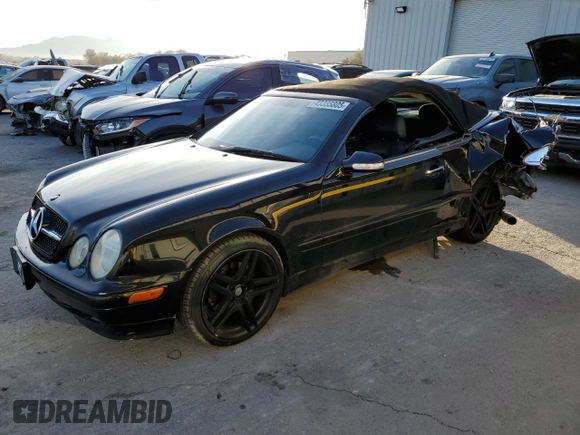 2003 Mercedes-Benz CLK 320 z VIN WDBLK65G53T136688, wystawiony jako Copart lot #43355805 z przebiegiem 152 398 mil mil oraz Szkody całkowita. Historia ofert i sprzedaży dostępna na DreamBid. Obrazek 1.