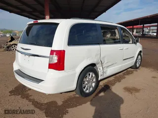 2013 Chrysler Town & Country Touring with VIN 2C4RC1BG2DR620651, listed as a IAAI auction lot 41895163 with 183,385 mi miles. Bid and sale history available at carsss.com. Image 4.