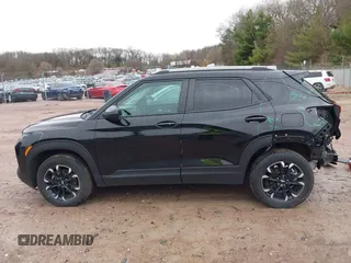 2022 Chevrolet TrailBlazer LT with VIN KL79MRSL6NB012136, listed as a IAAI auction lot 42081098 with 34,760 mi miles. Bid and sale history available at carsss.com. Image 15.