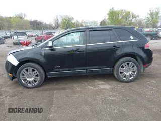 2008 Lincoln MKX z VIN 2LMDU88CX8BJ33894, wystawiony jako IAAI lot #42062310 z przebiegiem 254 077 mil mil oraz . Historia ofert i sprzedaży dostępna na DreamBid. Obrazek 14.
