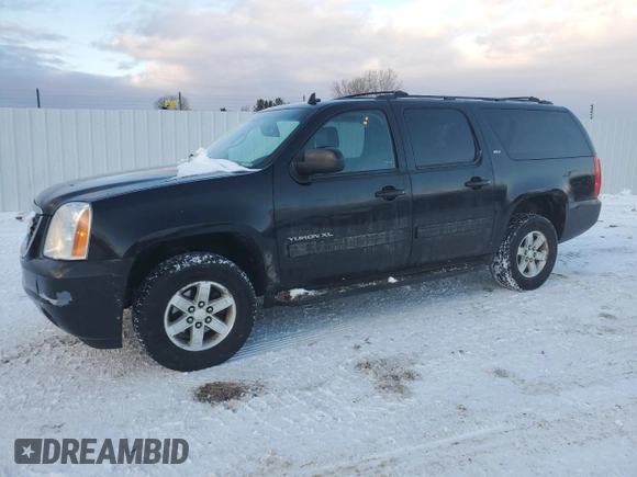 2014 GMC Yukon XL SLT z VIN 1GKS2KE70ER213669, wystawiony jako Copart lot #88631595 z przebiegiem 185 525 mil mil oraz Czysty tytuł • Clean title. Historia ofert i sprzedaży dostępna na DreamBid. Obrazek 1.