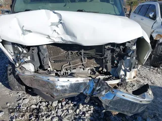 2017 GMC Savana Cargo z VIN 1GTW7AFF3H1911212, wystawiony jako IAAI lot #41153971 z przebiegiem 111 586 mil mil oraz . Historia ofert i sprzedaży dostępna na DreamBid. Obrazek 6.