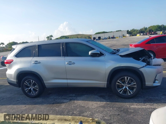 2018 Toyota Highlander LE with VIN 5TDZARFH7JS040614, listed as a IAAI auction lot 41922010 with 74,473 mi miles and . Bid and sale history available at DreamBid. Image 13.