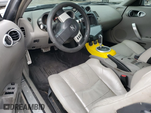 2004 Nissan 350Z Enthusiast z VIN JN1AZ36A74T013105, wystawiony jako Copart lot #82797874 z przebiegiem Nie podano mil oraz Szkoda całkowita • Salvage title. Historia ofert i sprzedaży dostępna na DreamBid. Obrazek 8.